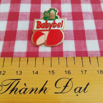 画像2: フランスのピンバッジ（babybel）